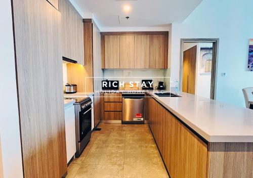 Luxurious 2BR-Stella Maris Dubai Marina by Rich Stay 3207, Dubai (photo 4)