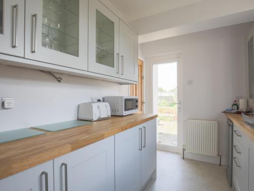 Spacious Home in Windsor with Parking & Garden - Pass the Keys, Windsor (photo 8)