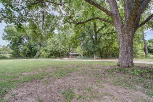 Scenic Tulsa Getaway with Deck and Fire Pit Scenic Tulsa Getaway with Deck and Fire Pit