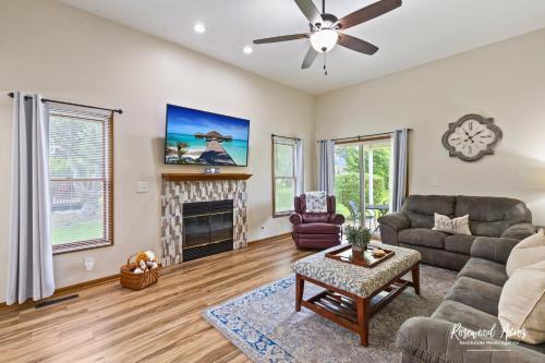 King Beds with all the comforts of home in Manteno, USA