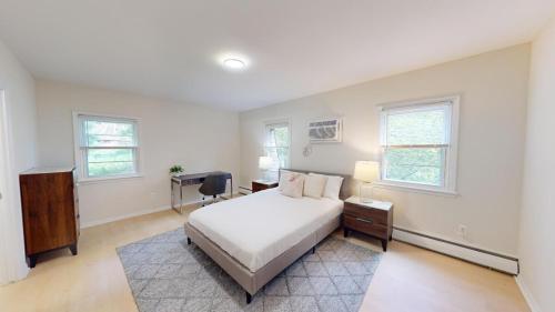 Pine Brook 1322 I Pool Gym I Free Parking ! in Newark, USA