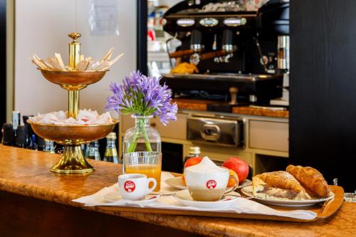 Hotel Classicano - image 2