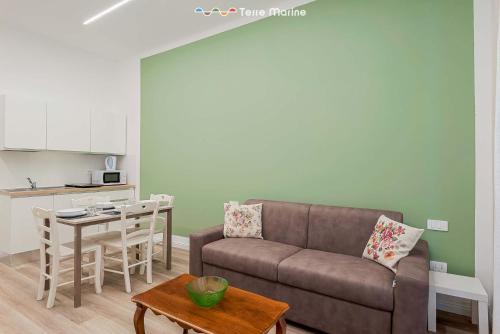 Civico76 - interno2, Terre Marine