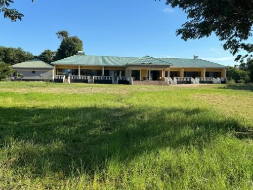 Vista exterior, Mphiri Lodge Sanga Nkhatabay in Nkhata Bay