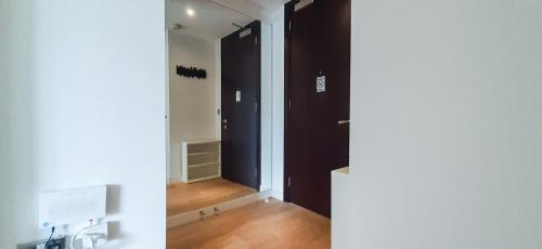 Avant Garde Apartments by TheSqua.re - image 13