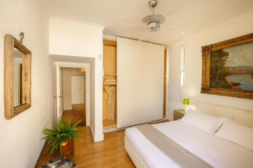 The right place 4U Mario de Fiori Apartment, Рим (фото 4)