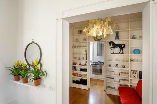 The right place 4U Mario de Fiori Apartment, Рим (фото 10)