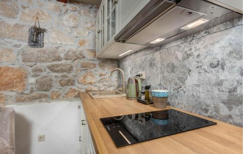 Kitchen, Nice Home In Veli Dol With Wifi in Veli Dol