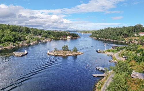 Hotelli välisilme, 3 Bedroom Stunning Home In Brekkestø in Lillesand