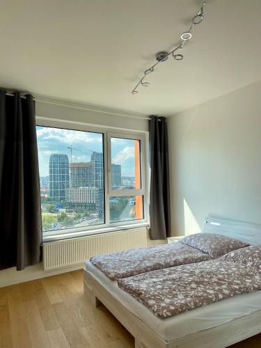 Luxury apartment in skyscraper with parking, Bratislava (fotografie 8)