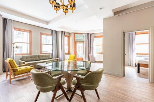 Stunning Bright Central Modern 1BD Balat Gem! #328 - image 3