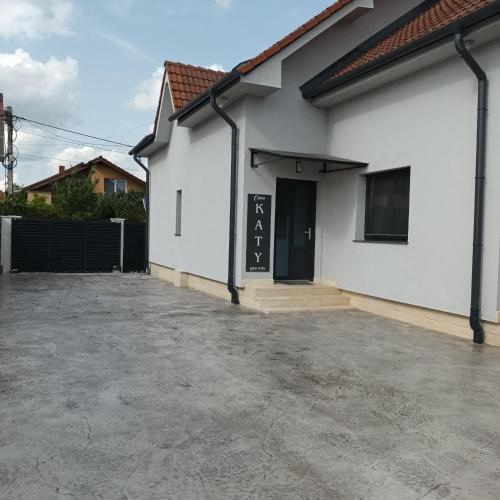 Casa Katy Băile Felix – khách sạn tại Haieu