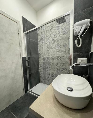 Double Room with Private Bathroom image 9