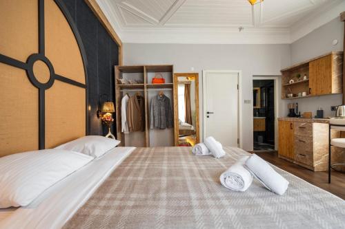 Deluxe Room image 10