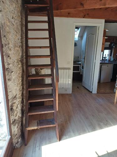 Appartement en pierre au calme in Вер-Сен-Дені