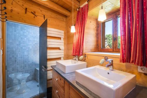 Chalet L'Orcières, Spa Privé et Charme Montagnard Chalet L'Orcières, Spa Privé et Charme Montagnard