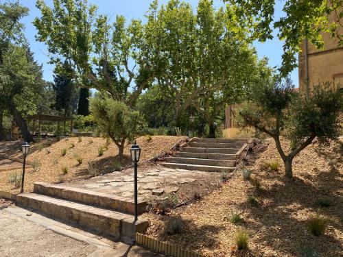 Havre de paix au sein d'un T3 d'une bastide aixoise Havre de paix au sein d'un T3 d'une bastide aixoise