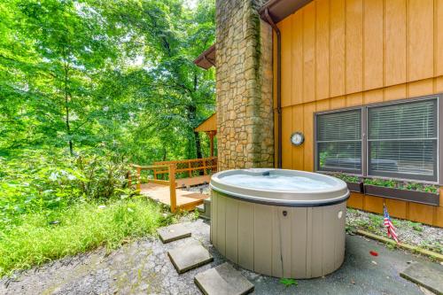 Maggie Valley Townhome In Smoky Mountain Foothills in Maggie Valley, USA