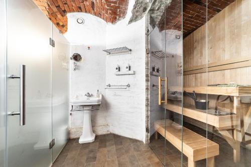 Historical & Modern Business Suite with Sauna @Kadriorg, Tallinn (photo 3)