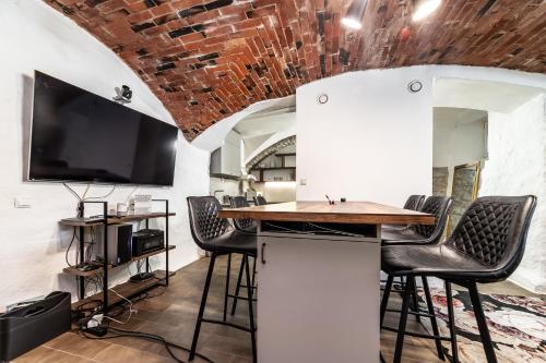 Historical & Modern Business Suite with Sauna @Kadriorg, Tallinn (photo 8)