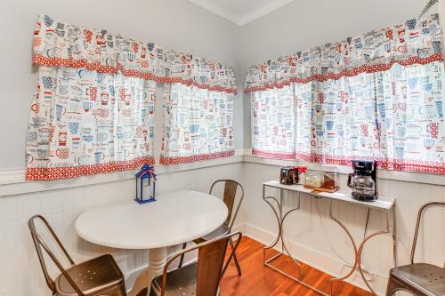 Charming Hot Springs Home Less Than 2 Mi to Bathhouse Row! in Hot Springs, USA