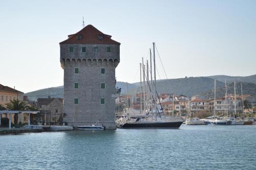  Apartments Salov in Marina
