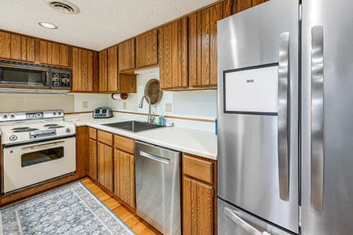 Less Than 2 Mi to Skiing Serene Sapphire Retreat in Sapphire, USA