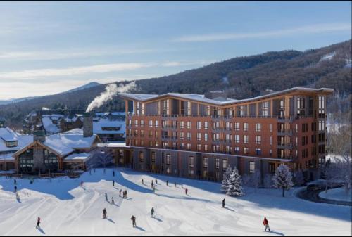 4F One Spruce Peak Stowe Mountain Resort Ski in Ski Out 4 bed Sleeps 10, Stowe
