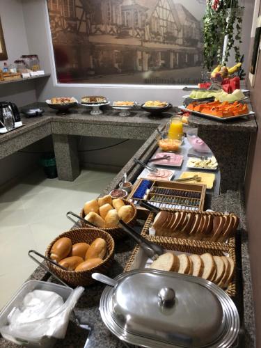 Essen und Erfrischungen, Hotel Steinhausen in Blumenau