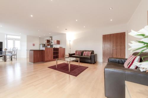 Roomspace Serviced Apartments - Thames Edge, , London