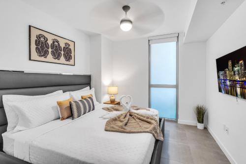Urban 1 Bed Oasis Near Brickell With Free Parking thumb 3