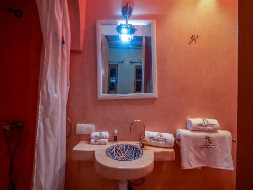 room detail thumbnail 2