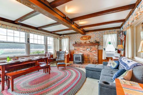 Canandaigua Lakefront Gem w/ Dock & Boat Slip in Naples (NY)