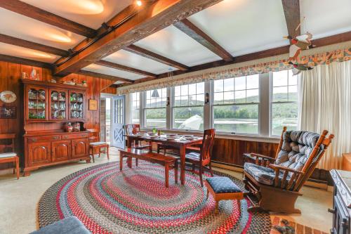 Canandaigua Lakefront Gem w/ Dock & Boat Slip in Naples (NY)