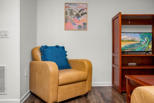 2 MI to USF Pet Friendly & Budget Friendly 2 MI to USF Pet Friendly & Budget Friendly