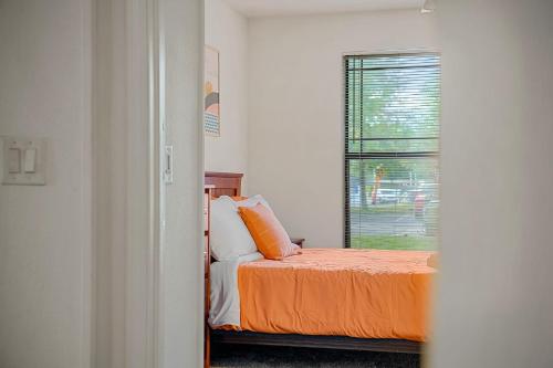 2 MI to USF Pet Friendly & Budget Friendly 2 MI to USF Pet Friendly & Budget Friendly