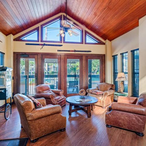 2 MI to USF Pet Friendly & Budget Friendly 2 MI to USF Pet Friendly & Budget Friendly