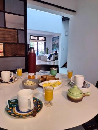 ห้องครัว, Casa San Isidro pileta jardín parrilla a metros del río (Casa San Isidro pileta jardin parrilla a metros del rio) in ซาน อีซีโดร