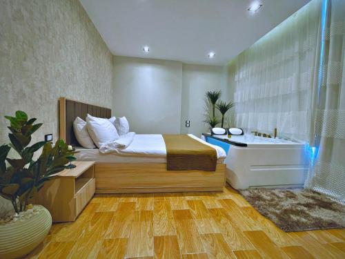 room detail thumbnail 1