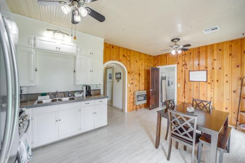 Eufaula Getaway with Patio, Walk to Beach and Marina! in Eufaula, USA