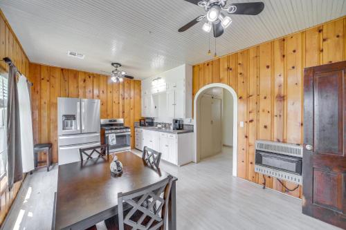 Eufaula Getaway with Patio, Walk to Beach and Marina! in Eufaula, USA