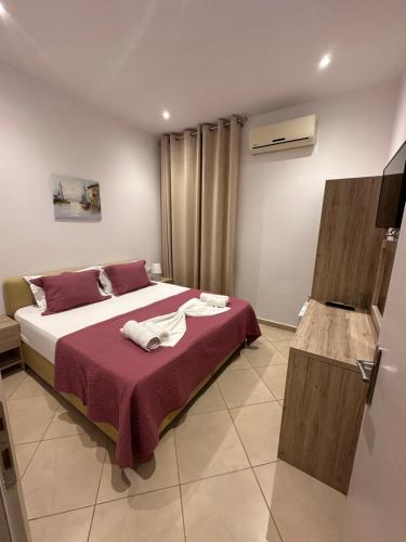 Deni's Hotel