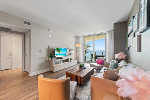 Oceanfront Luxury Condo With WaterView