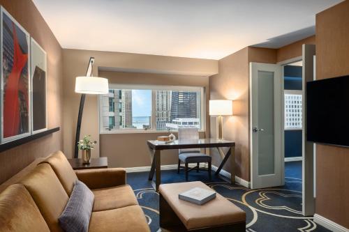 One Bedroom Suite 1 King Bed room in Omni Chicago Hotel