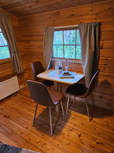 บริการและสิ่งอำนวยความสะดวก, Tørfoss Gård, Hytte utleie, Campingvogn og bobil plasser (Tørfoss Gard, Hytte utleie, Campingvogn og bobil plasser) in นอร์ไดรซา