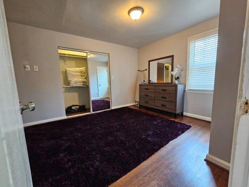 Spacious Home With Basment Suit in College Park, USA