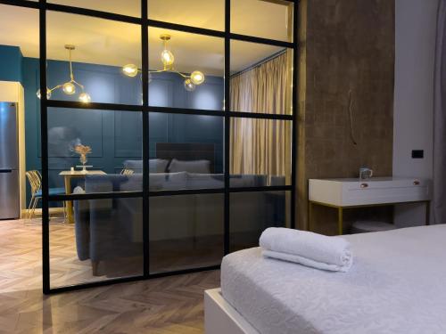 Leonine Das Loft - Spotless, Stylish Luxury Apartment, Tirana (photo 6)