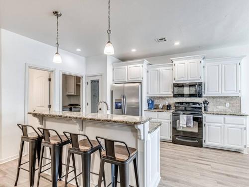Blue Oasis Home - 7 Beds in Oklahoma City, USA