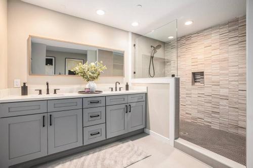 Private Room, Kitchen & Bathroom 2 in Bradenton, USA