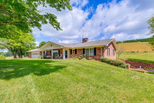 Ranch-Style Sparta Home with Blue Ridge Mtn Views! in Sparta, USA